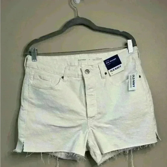 Old Navy Pants - NWT Old Navy white Shorts 3 inch high rise button fly frayed hem size 12 casual